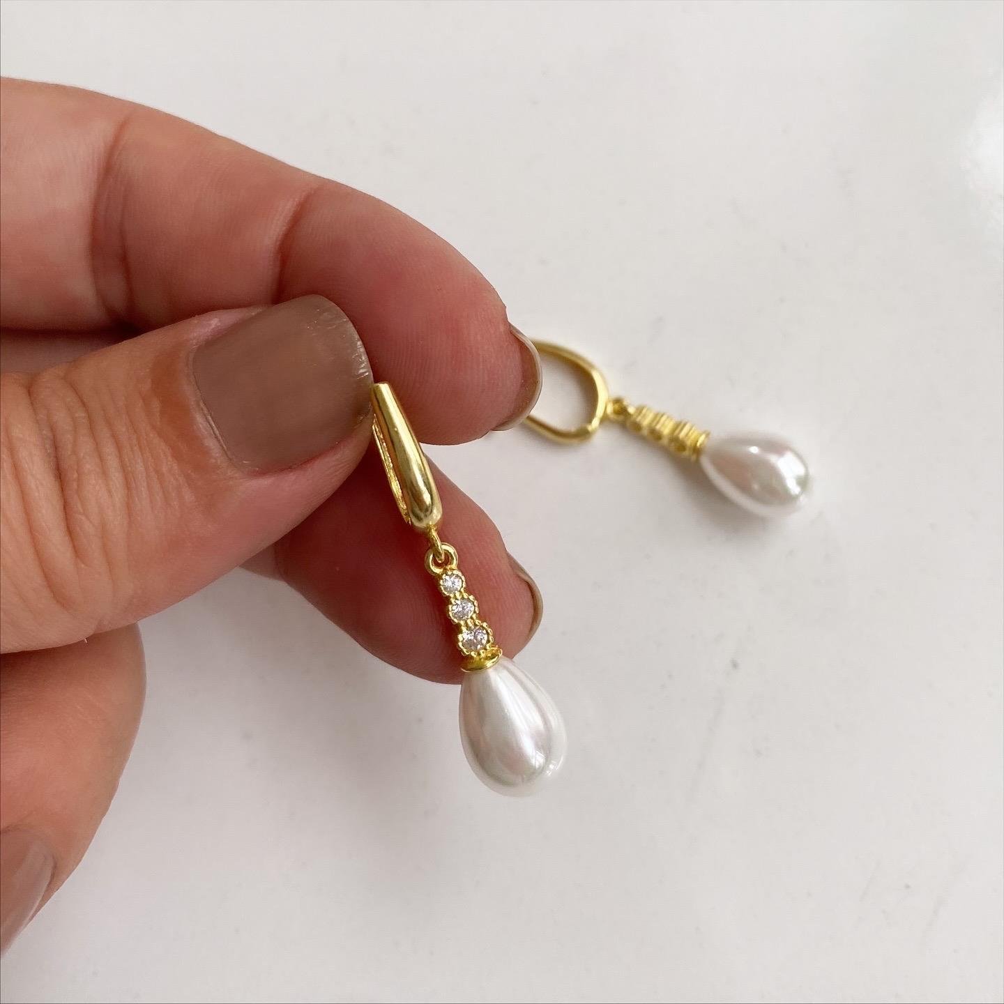 Beyaz Taşlı Gümüş İncili Küpe