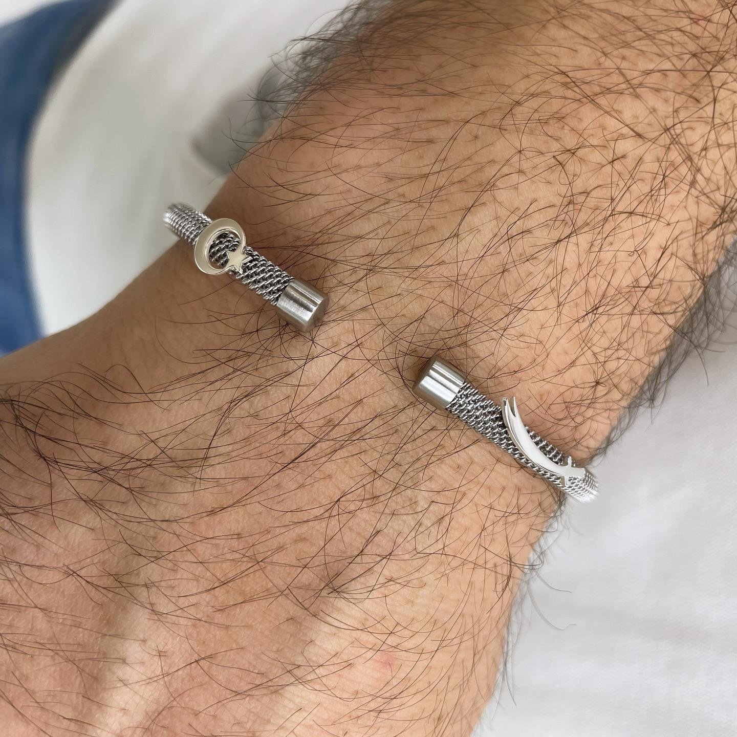 Gümüş Ayyıldız ve Kılıç Detaylı Beyaz Çelik Bileklik