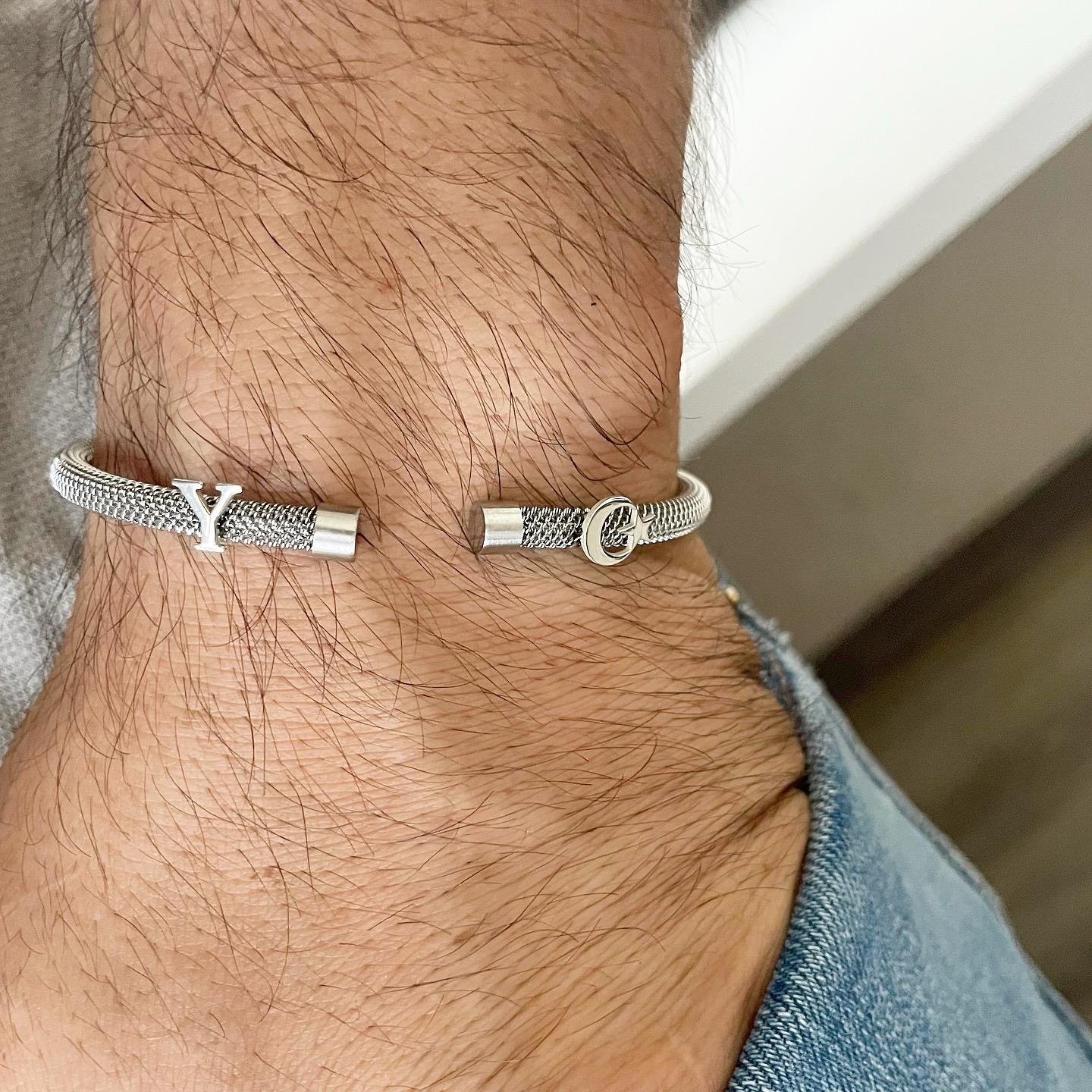 Gümüş Harfli ve Ayyıldız Sembollü Beyaz Çelik Bileklik