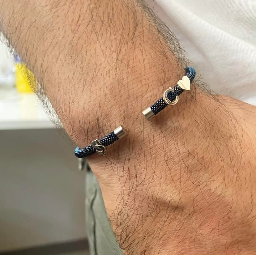 Gümüş Kalp ve Harf Detaylı Mavi Çelik Bileklik