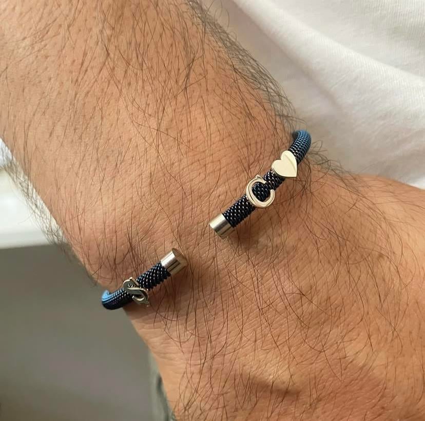 Gümüş Kalp ve Harf Detaylı Mavi Çelik Bileklik