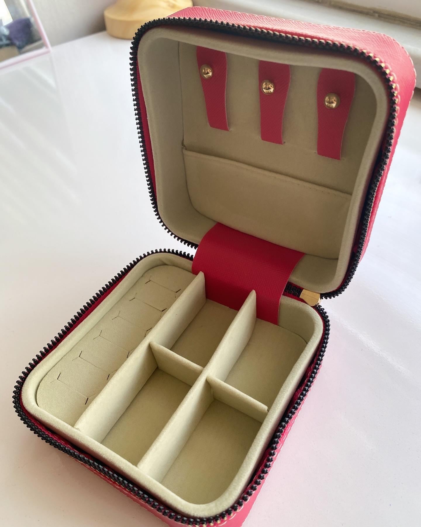 Pembe Kare Takı Çantası