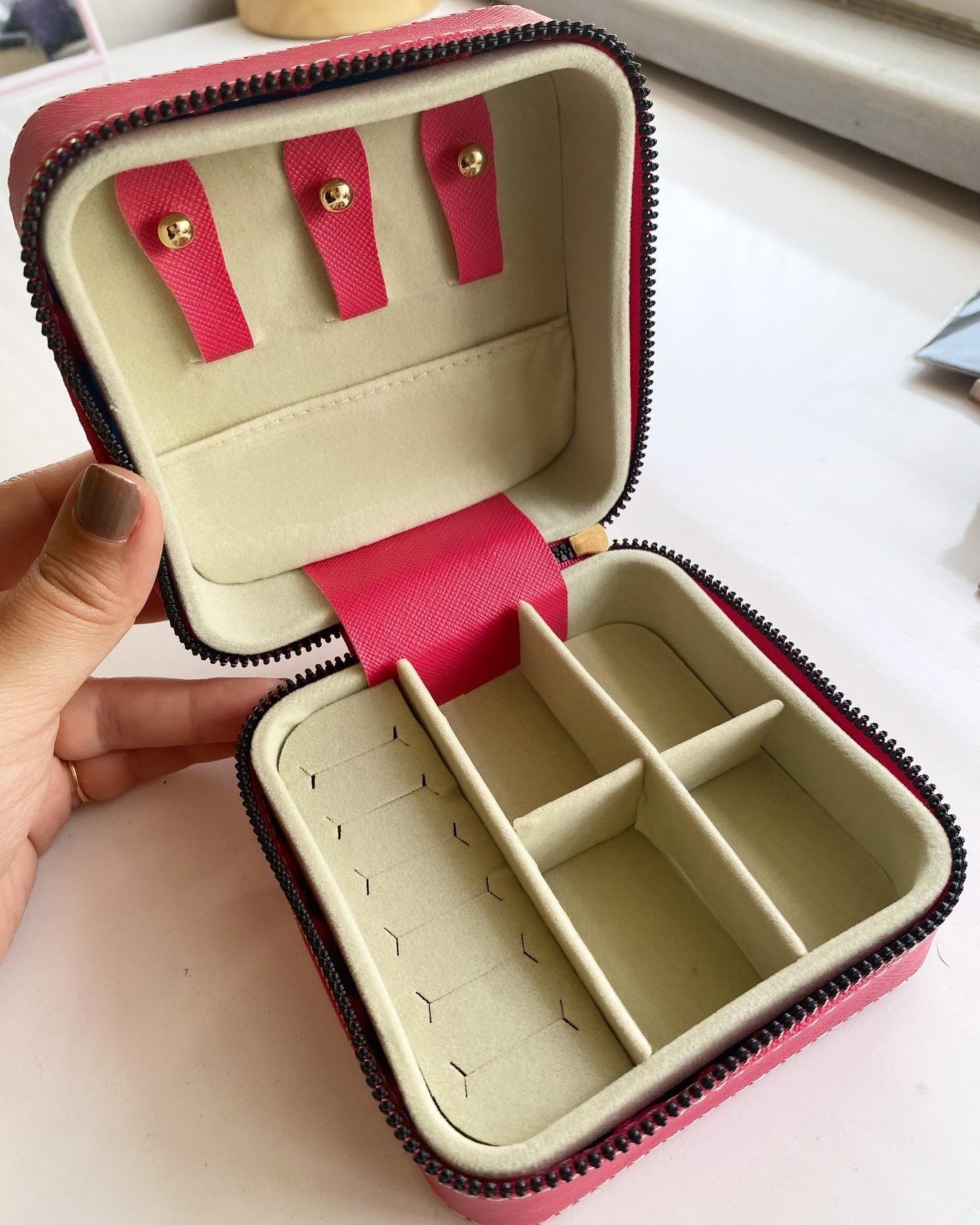 Pembe Kare Takı Çantası