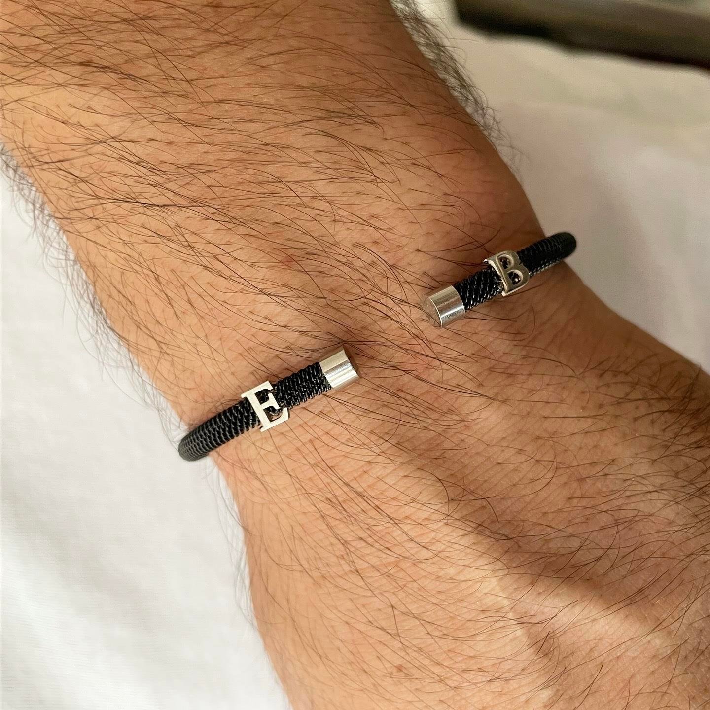 Siyah Çelik Üzeri 14K Beyaz Altın 2 Harfli Bileklik