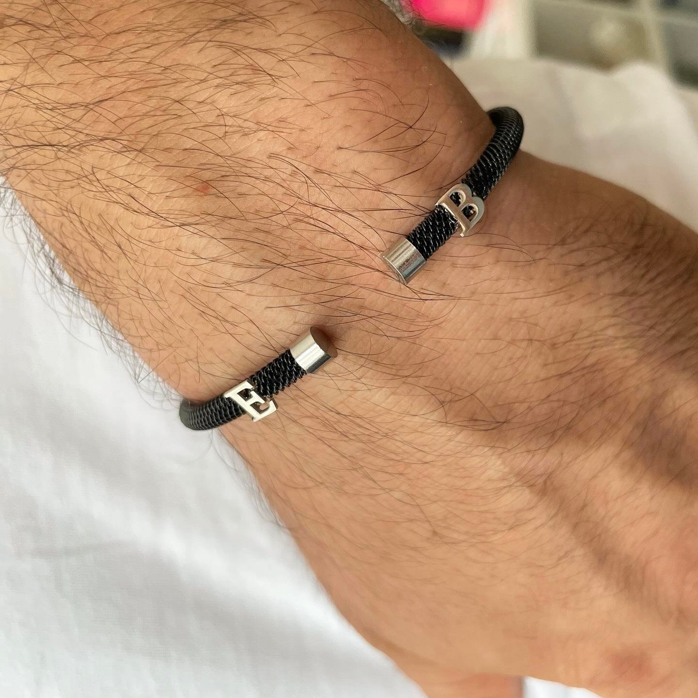 Siyah Çelik Üzeri 14K Beyaz Altın 2 Harfli Bileklik