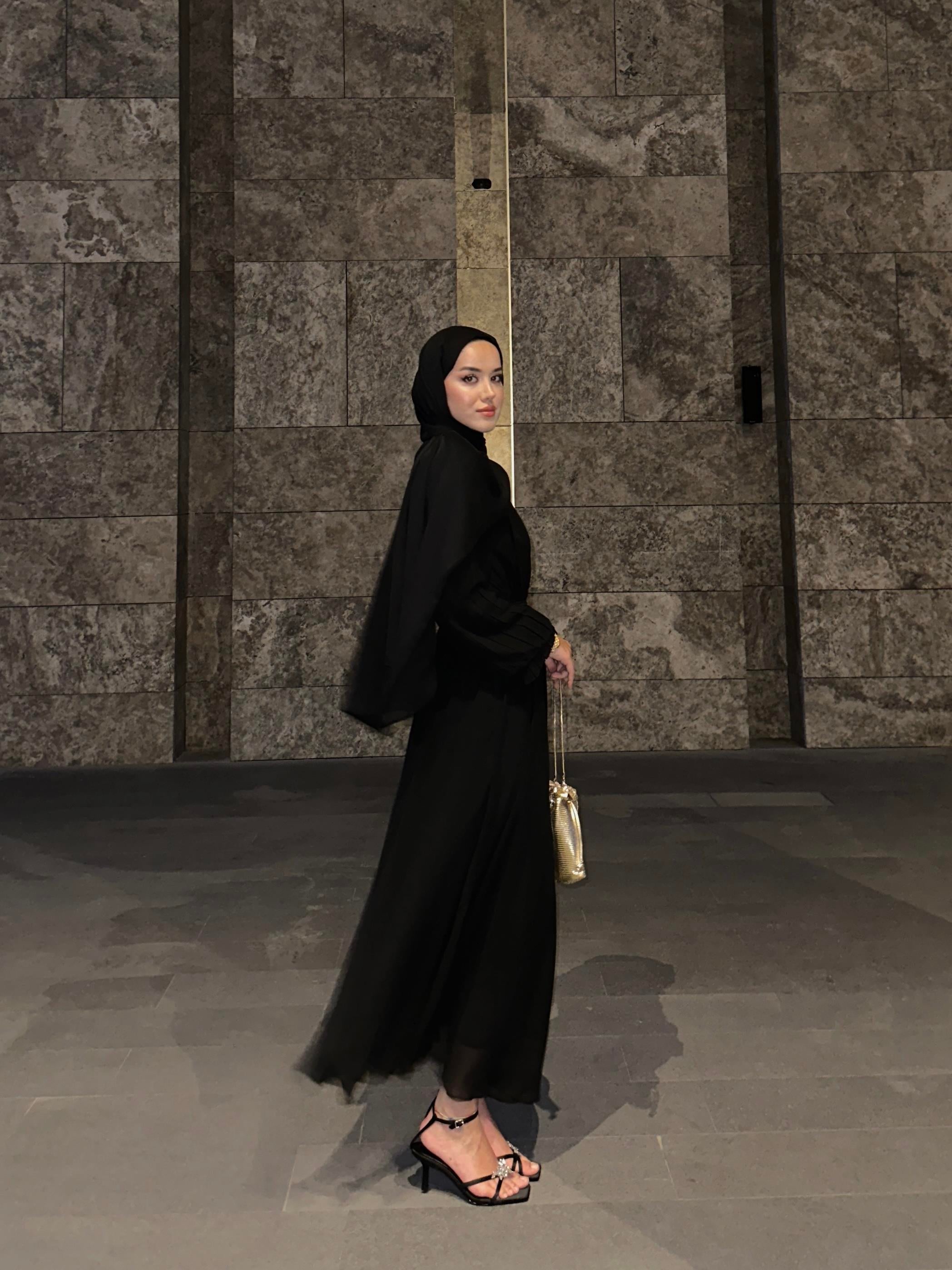 Nora Siyah Plise Elbise
