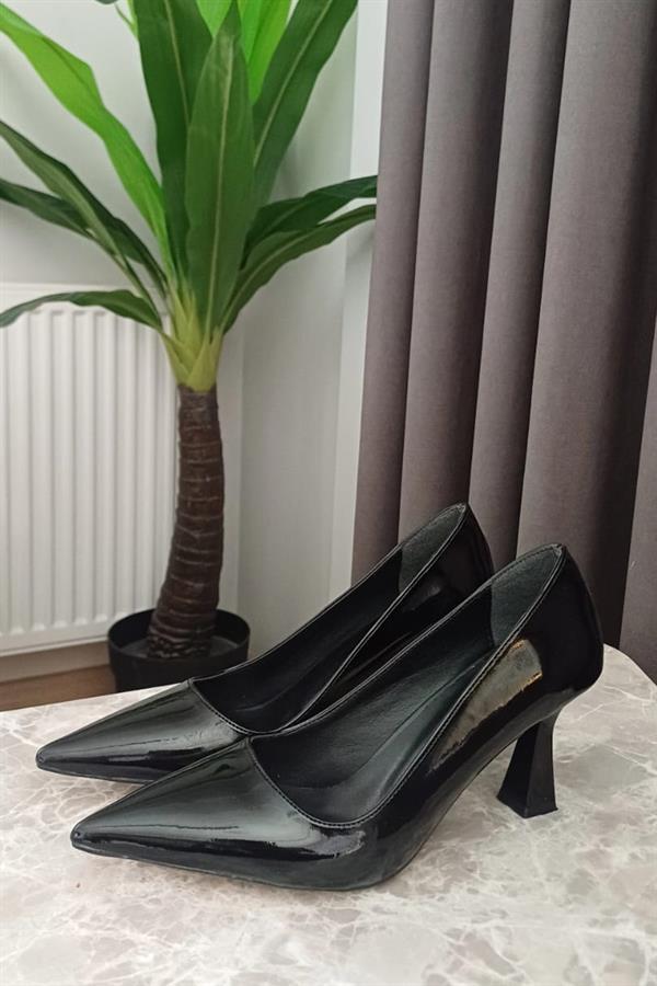 Kadın Samba Siyah Rugan 7 Cm İnce Topuklu  Stiletto