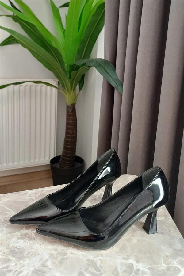 Kadın Samba Siyah Rugan 7 Cm İnce Topuklu  Stiletto
