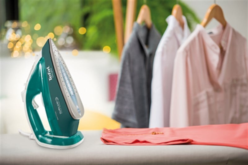 Tefal FV3965 Easygliss 2400 W Buharlı Ütü