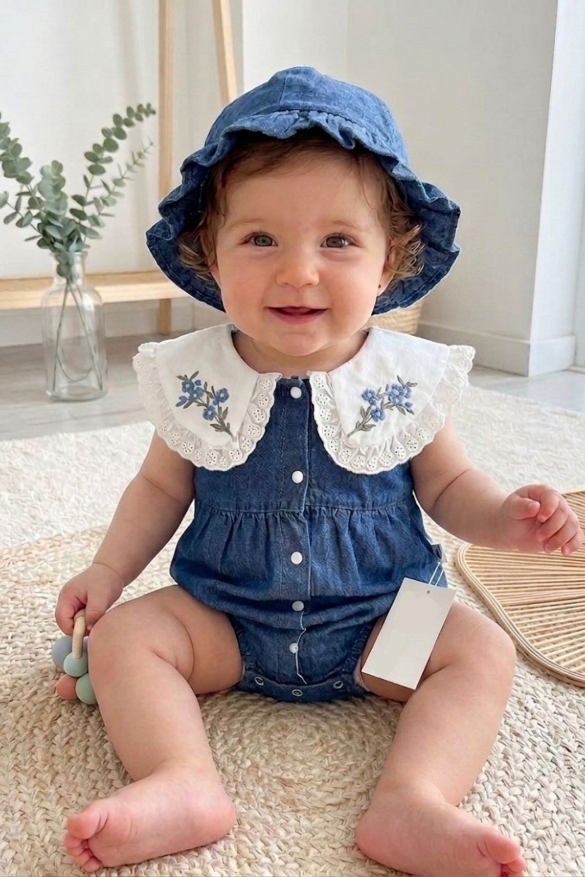 Nakışlı Bebe Yaka Kot Bebek Tulumu ve Şapka Takımı