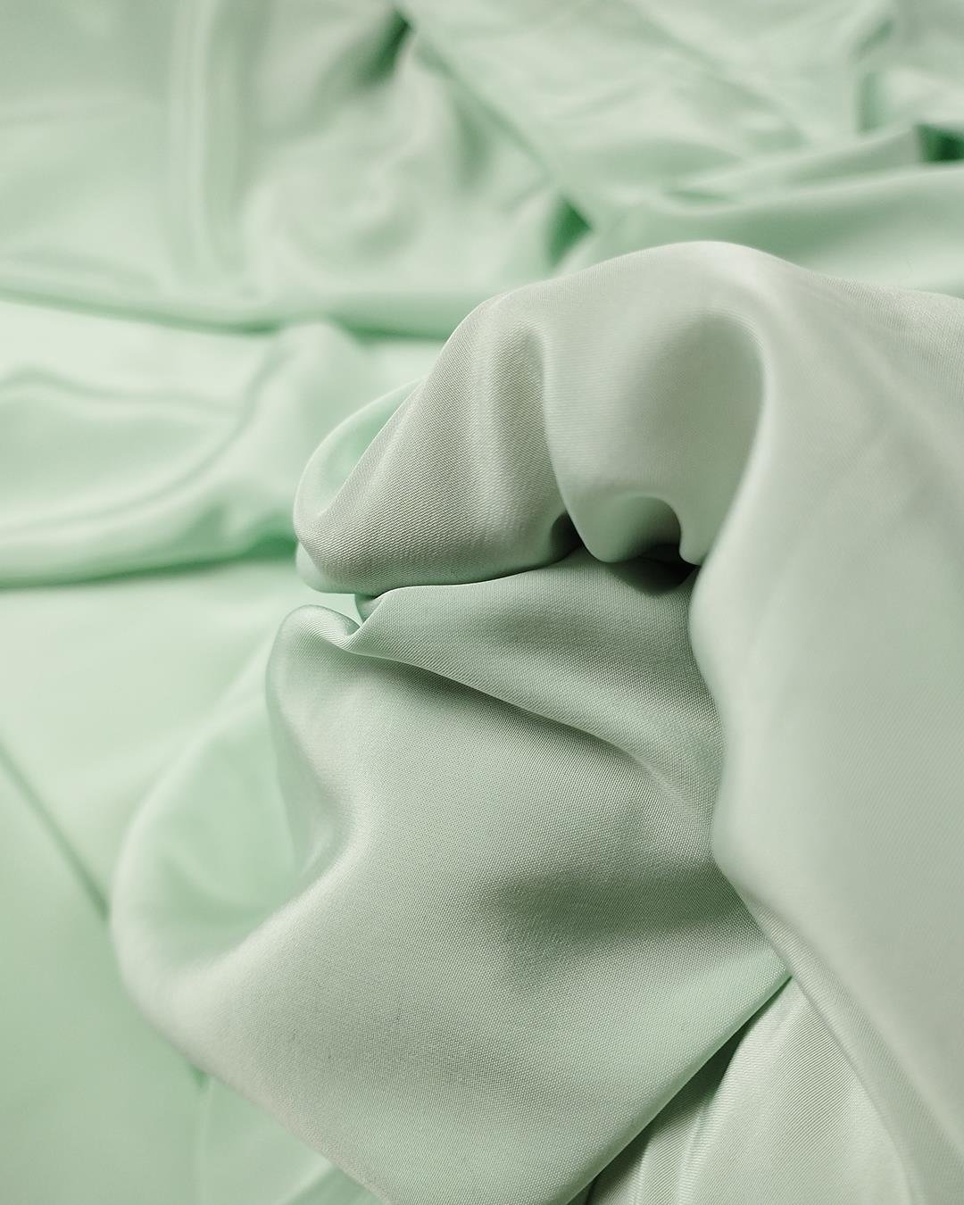 %100 Rayon Mint Yeşili Dokuma (En  145 cm x Boy  370 cm)