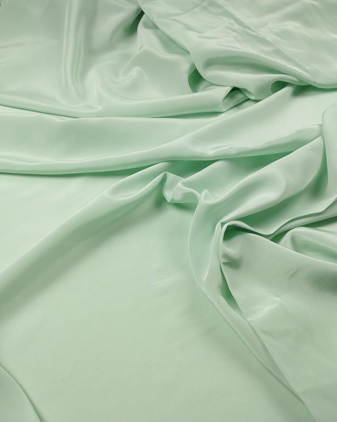 %100 Rayon Mint Yeşili Dokuma (En  145 cm x Boy  370 cm)
