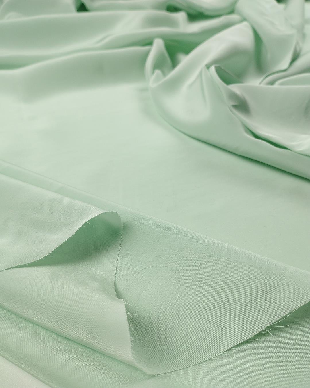 %100 Rayon Mint Yeşili Dokuma (En  145 cm x Boy  370 cm)