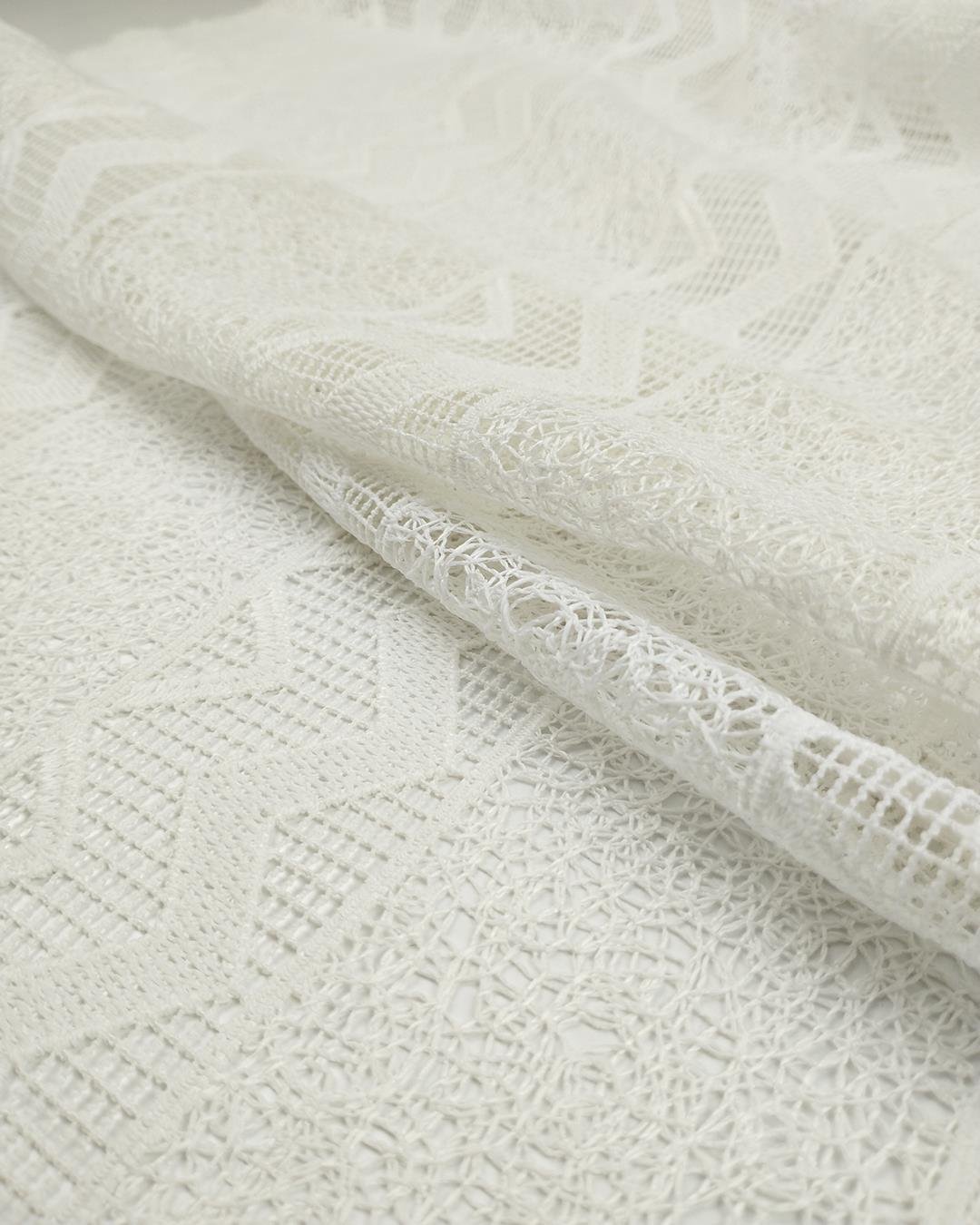 Kırık Beyaz Renkte Güpür Dantel
 En: 100 cm