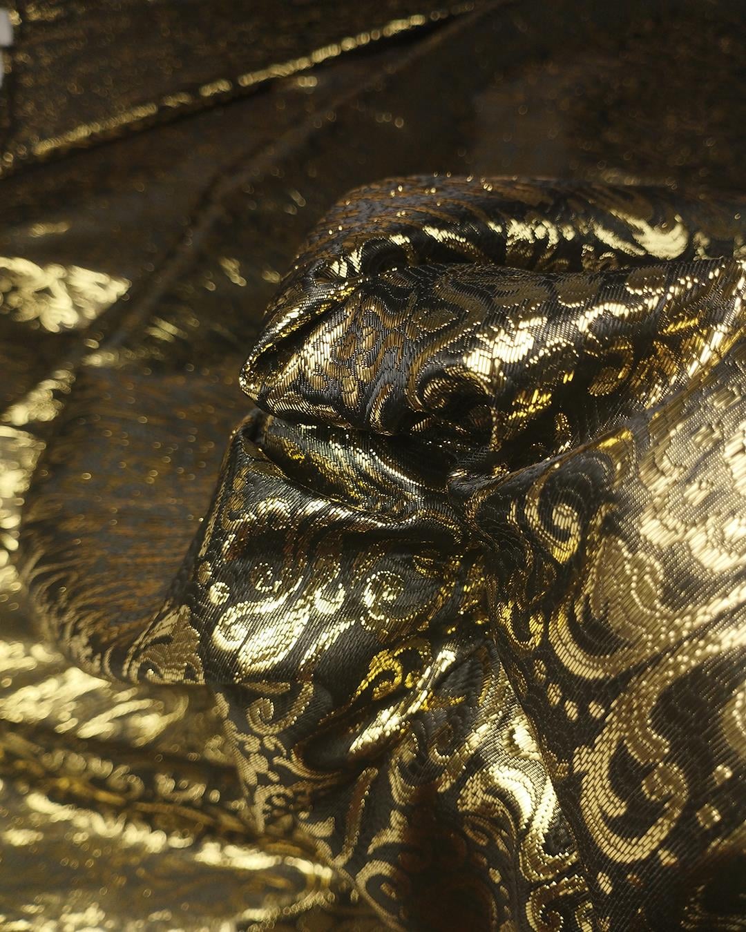 Gold Renkte Brokar Kumaş
 (En 140 cm x
 Boy 285 cm)
