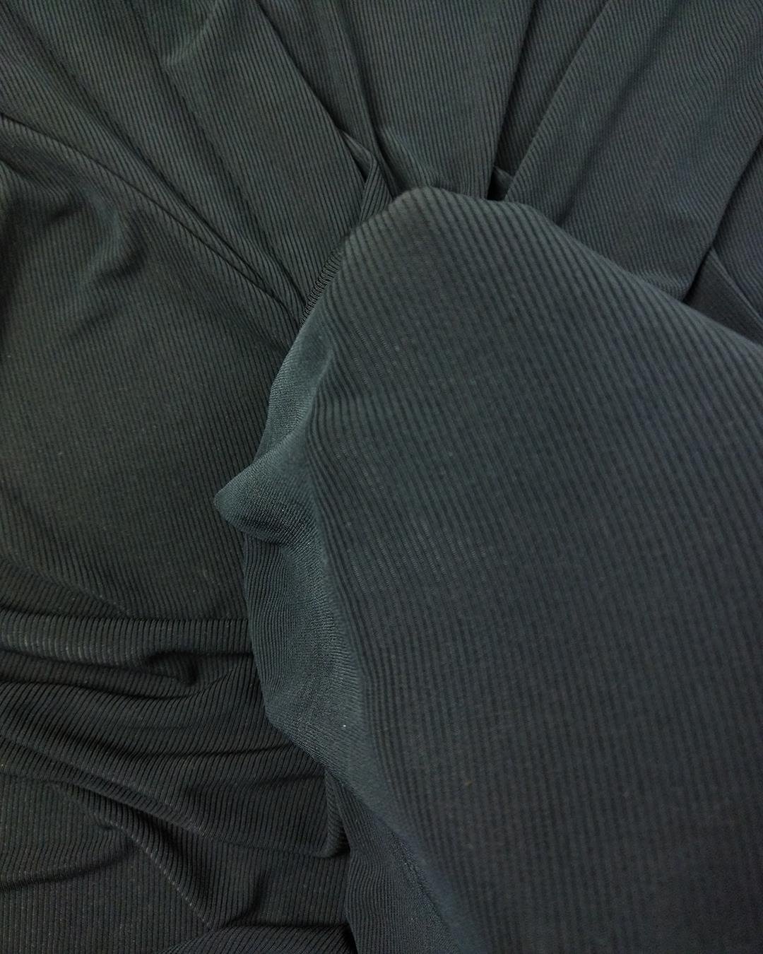 TEK EN Siyah Renkte Kaşkorse Jarse
 En: 95 cm