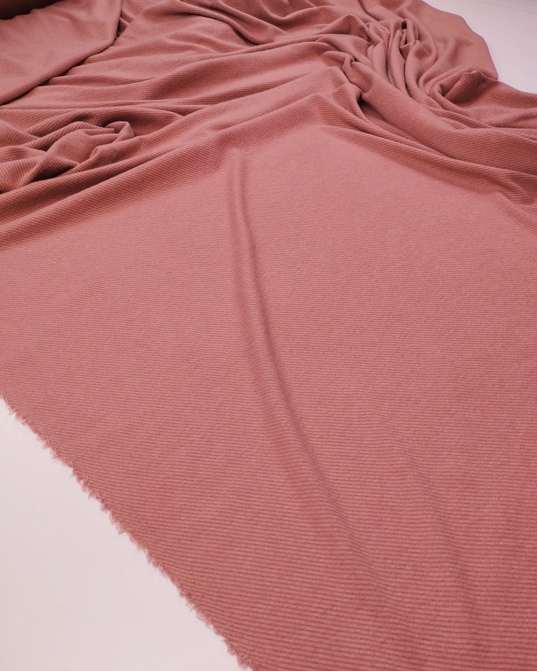 Pembe Diagonal Desenli Jakarlı İnterlok Kumaş Yumuşacık Esnek Hırkalık & Kazaklık En: 140cm