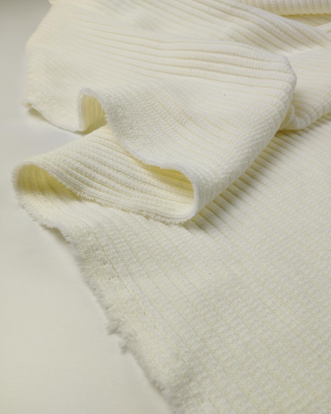 Krem Renkte Kaşkorse Örme
 (En 140 cm x
 Boy 180 cm)