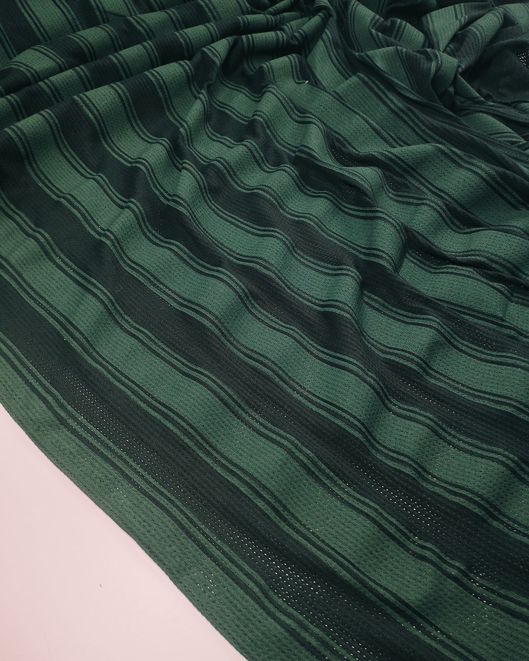 Siyah PamukluSiyah Yeşil Örme Kumaş Pamuksu Tok Dokulu Elbiselik & Bluzluk En: 200cmTülbent Vual Kumaş İnce Hafif Dökümlü Fularlık & Pareoluk En: 80cm