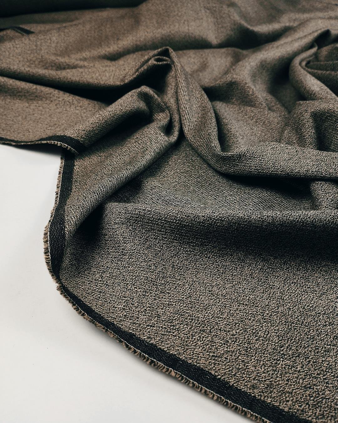 Bej Kahve Renklerde Gabardin
 (En 140 cm x
 Boy 250 cm)