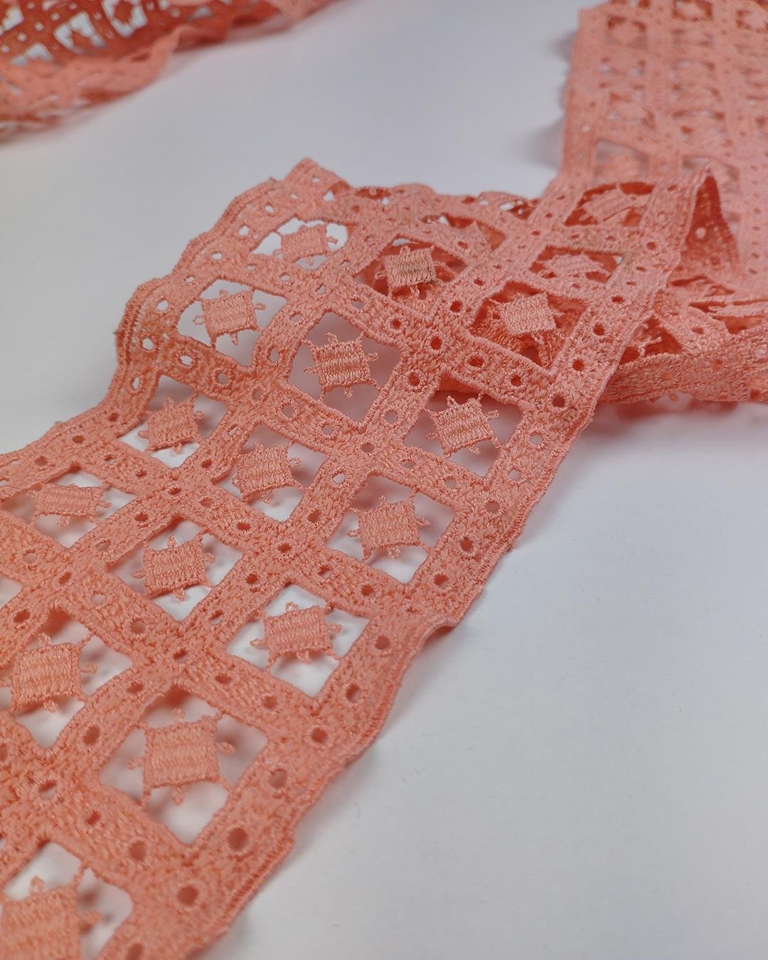 Somon Renkte Güpür Ara Dantel
 En: 8 cm