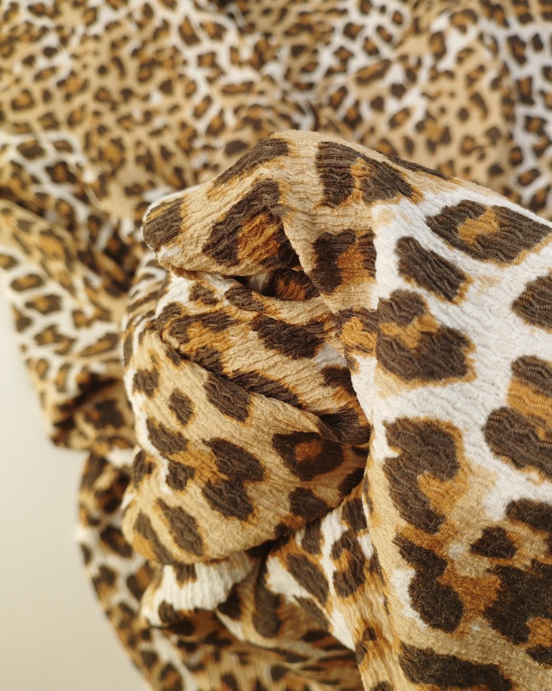 Kahve Tonları Ekru Leopar Desen Bürümcüklü Jarse En: 160 cm