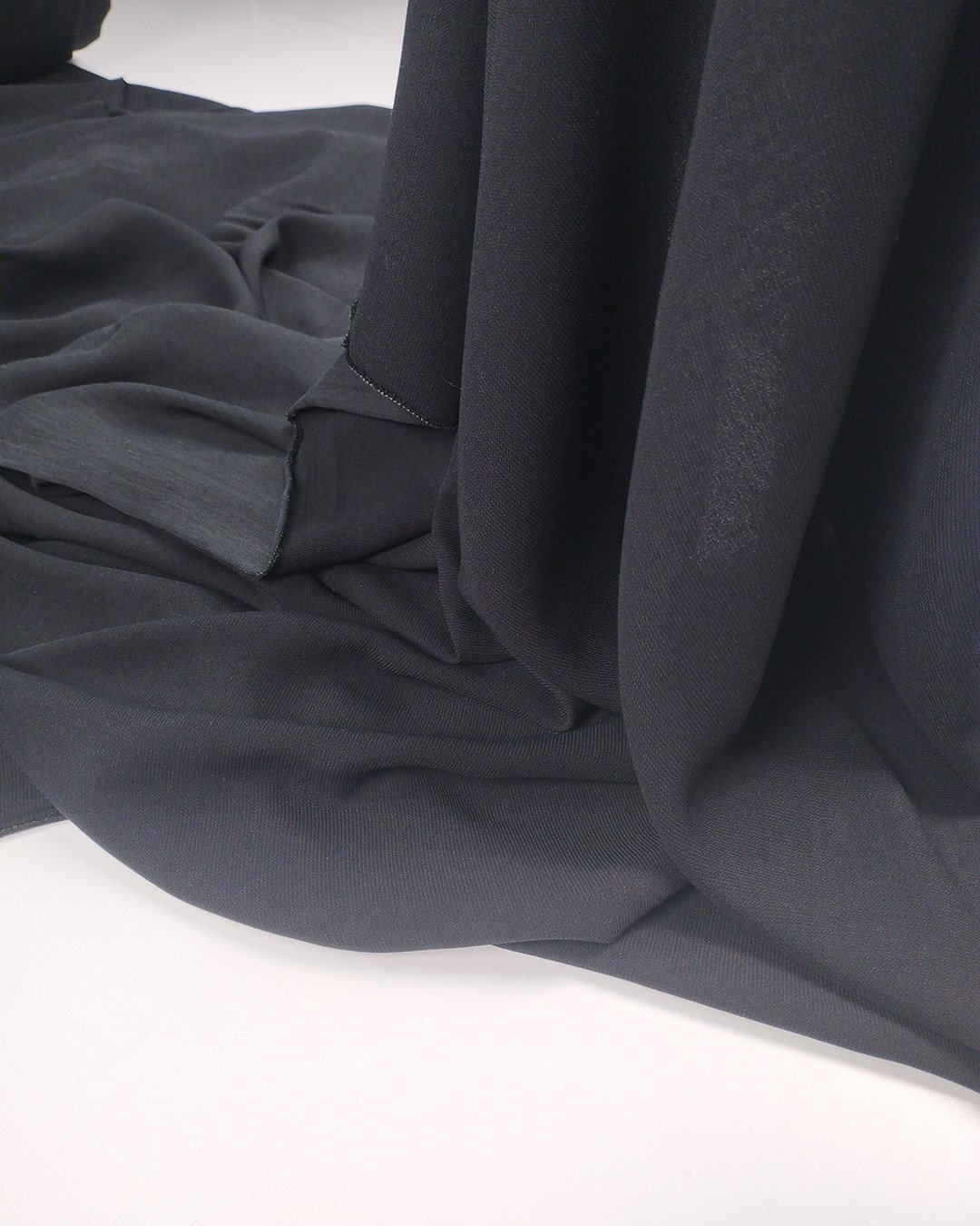 Siyah Krep Görünümlü Dokuma Kumaş Akışkan Dökümlü Elbiselik & Bluzluk En: 120cm