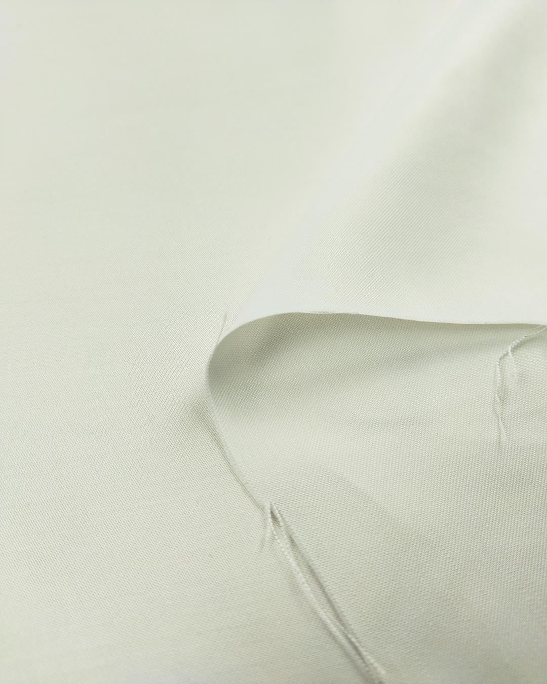 Ekru Renkte Saten Viskon
 (En 150 cm x
 Boy 290 cm)