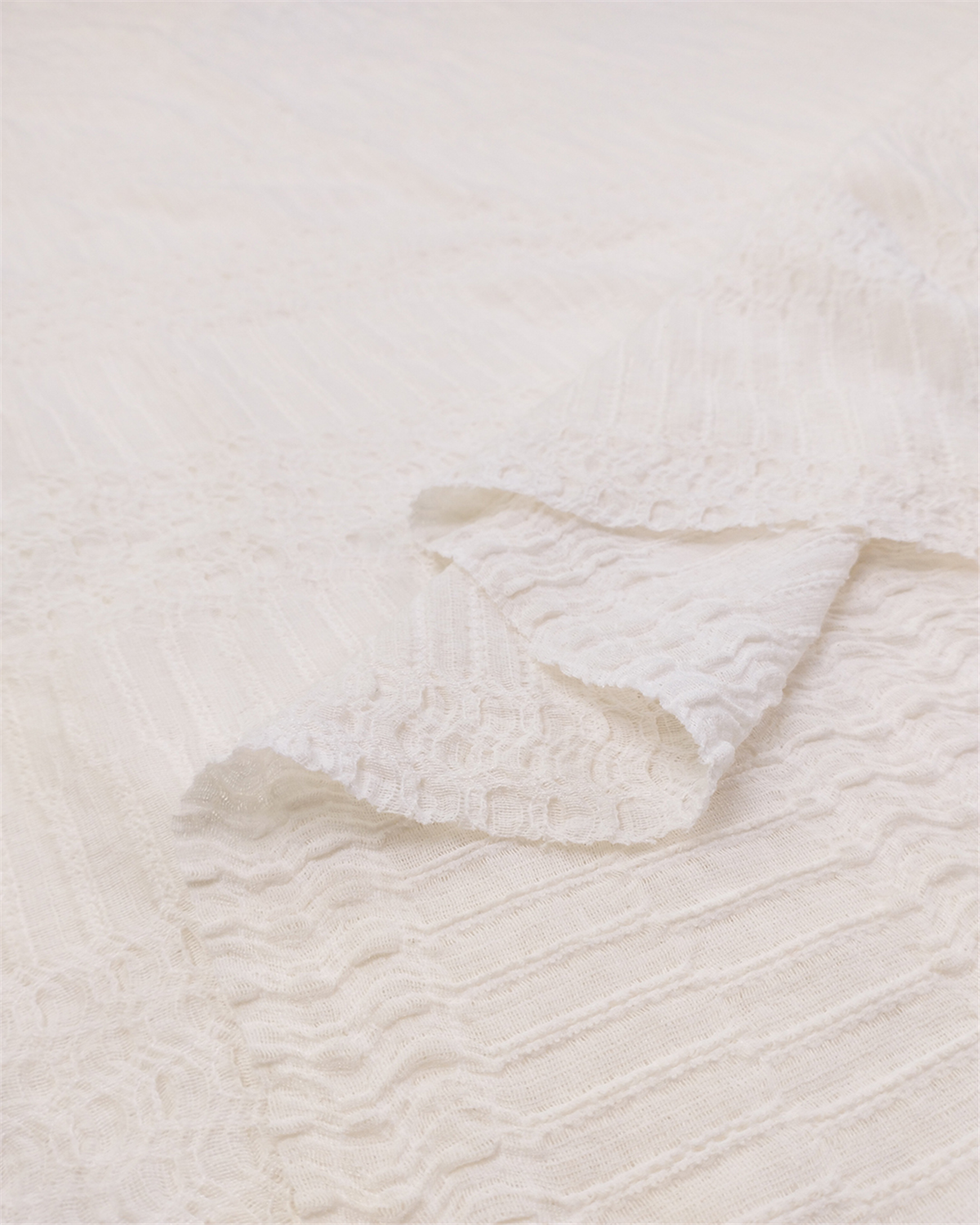 Krem Ekru Arası Kendinden Desenli Bürümcüklü Jarse Kumaş Elbiselik & Bluzluk 170x320cm