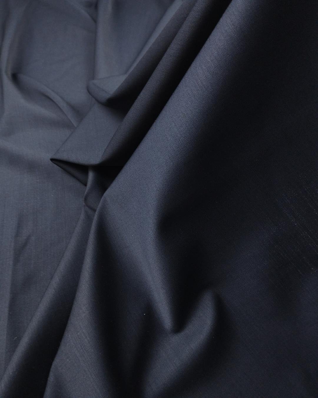Koyu Lacivert Renkte Gabardin Kumaş

En: 150  cm
