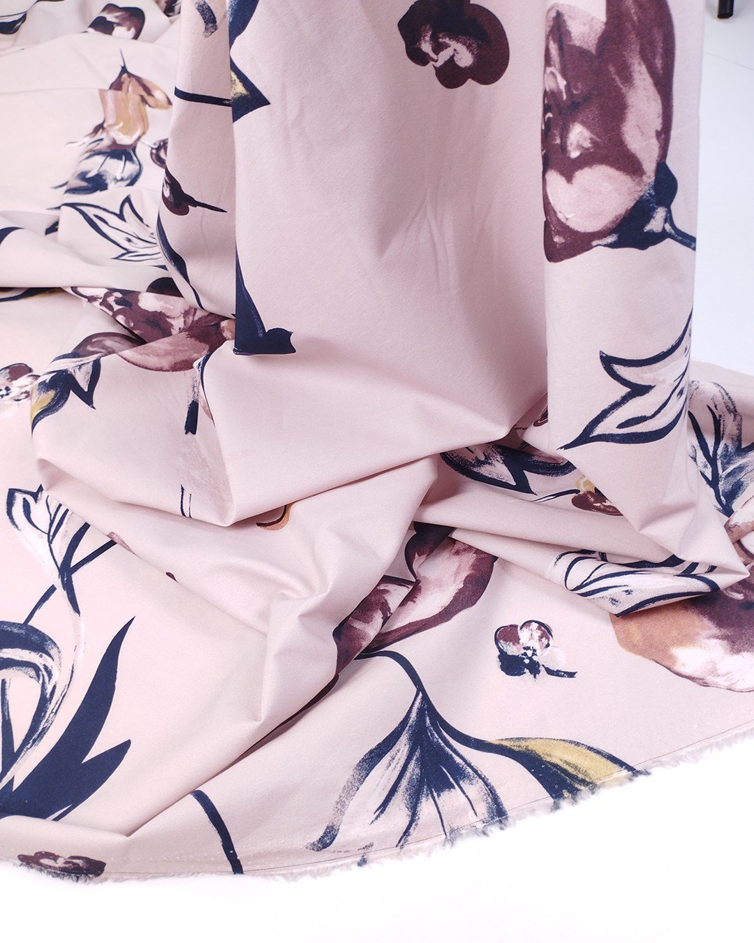 Pembe Üzeri Lacivert Bordo Üzeri Çiçek Desenli Poplin Poplin Dokuma Kumaş Gömleklik & Elbiselik En: 150cm