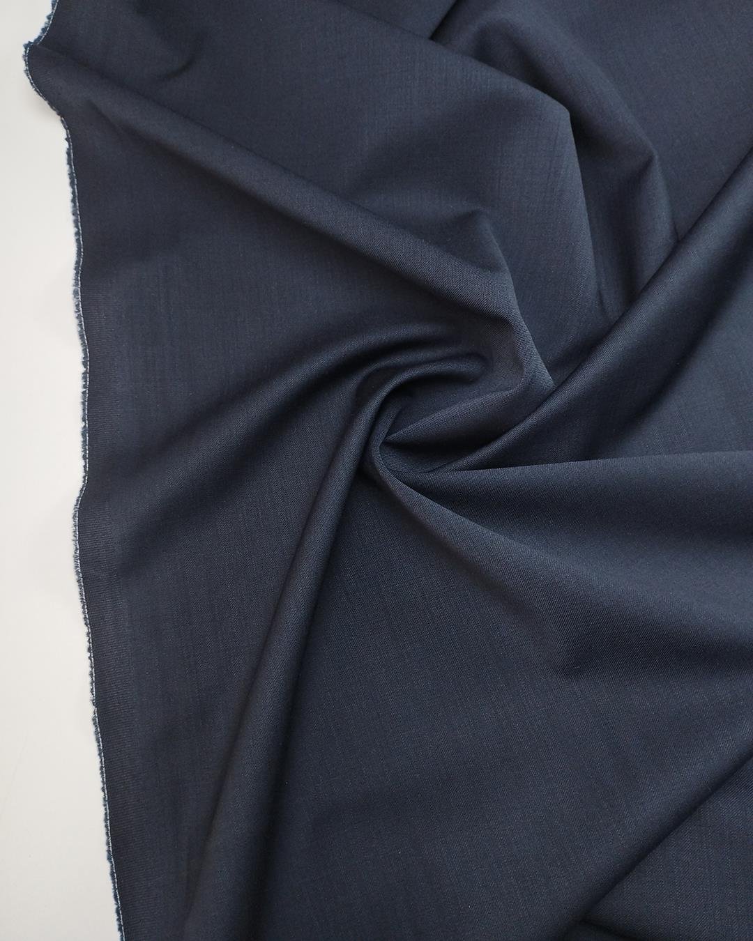 Koyu Lacivert Renkte Gabardin Kumaş

En: 150  cm