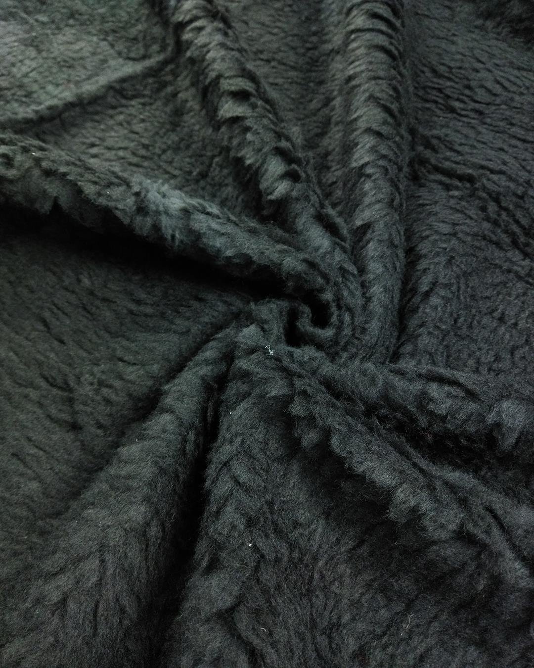 Astarlık Peluş Siyah Renkte (En 150 cm x Boy 370 cm)