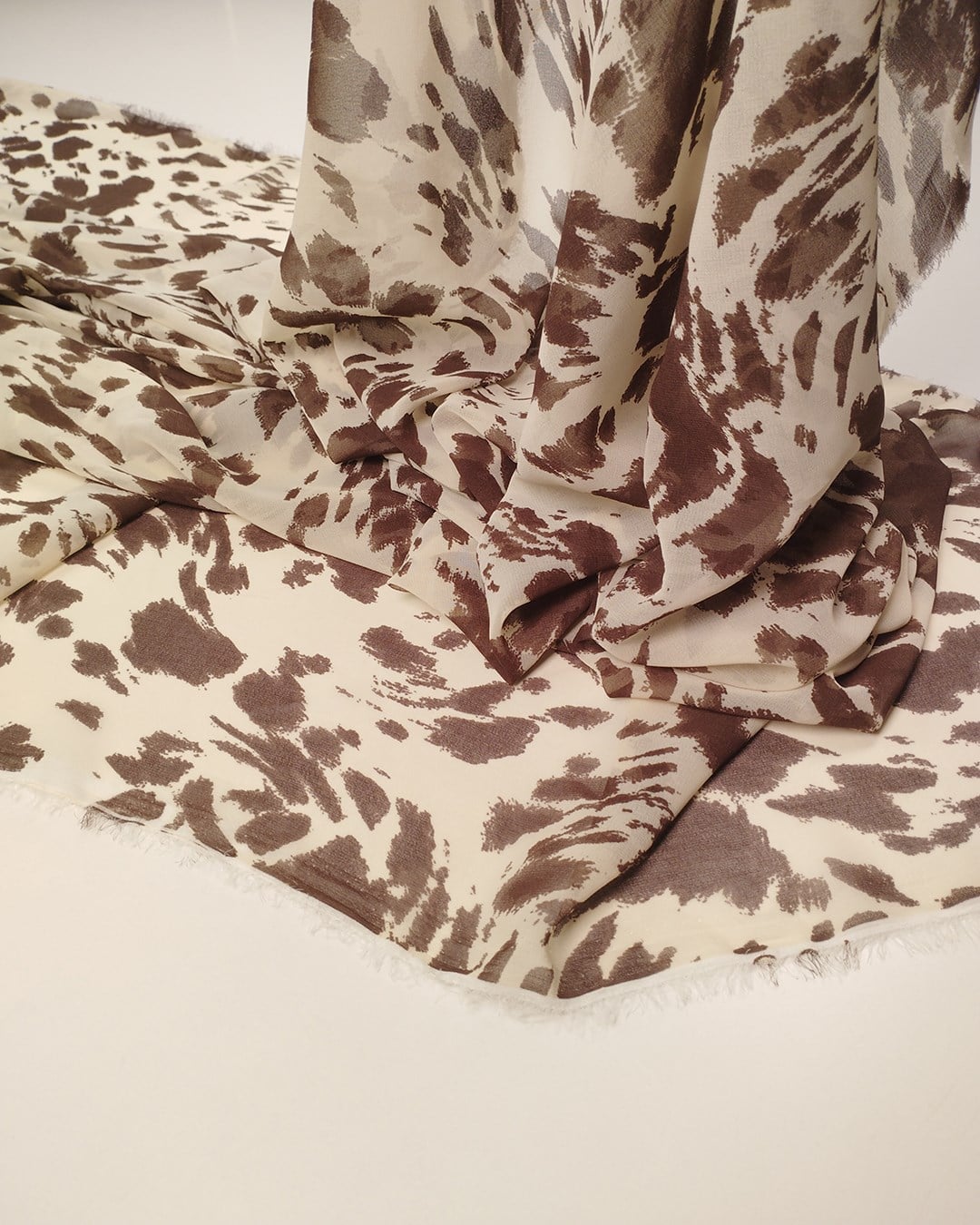 Krem Kahve Desenli Şifon Kumaş İnce Hafif Dökümlü Elbiselik & Bluzluk En: 140cm