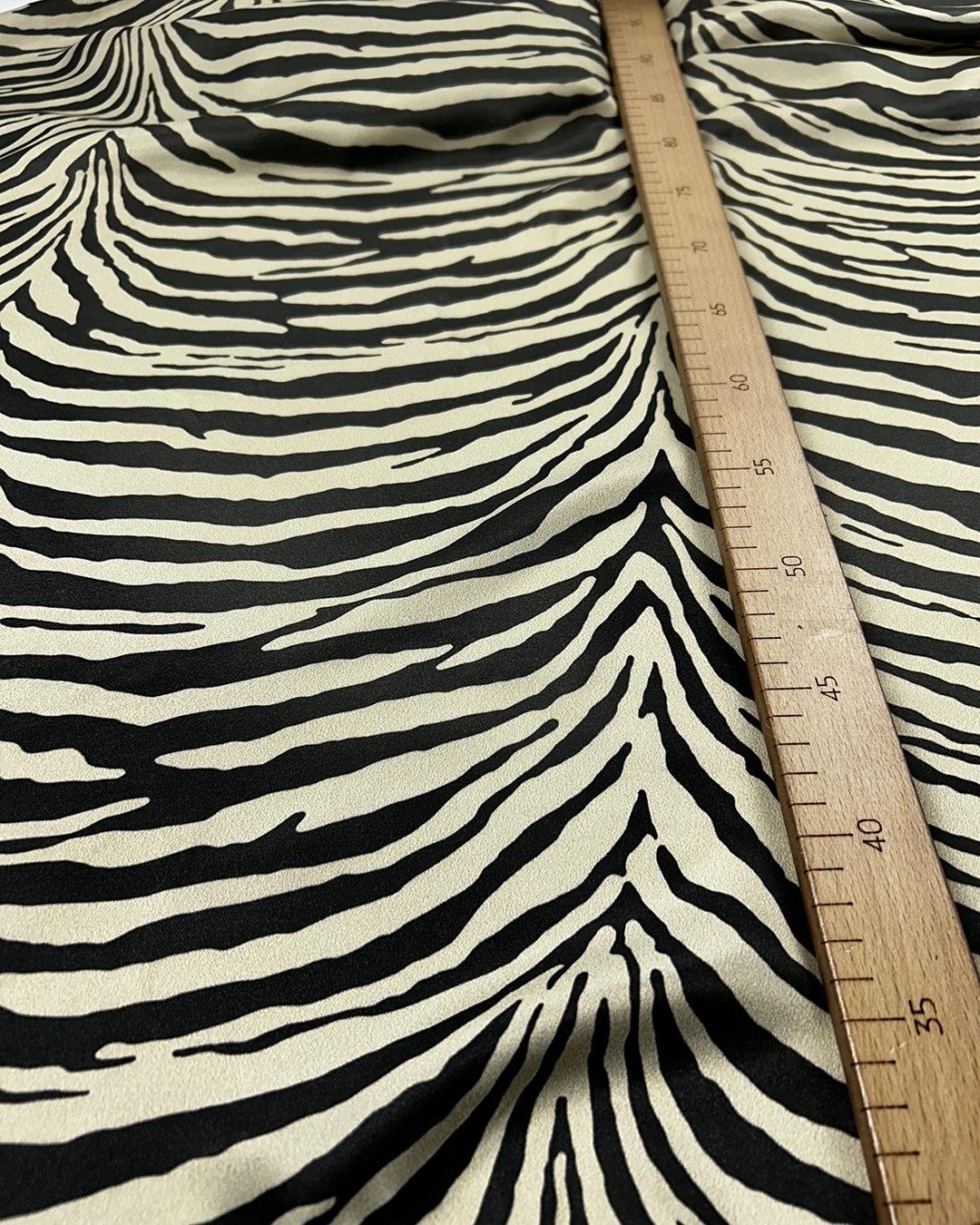 Bej Haki Renklerde Pamuk Saten Viskon (En 140 cm x Boy 350 cm)
