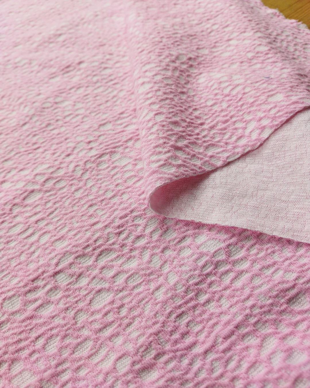 Beyaz Pembe Renklerde Kabartmalı Örme (En  150 cm x Boy  220 cm)