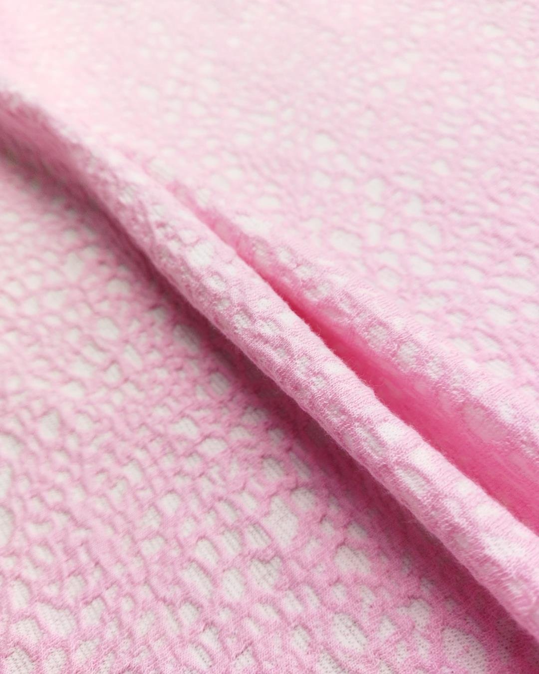 Beyaz Pembe Renklerde Kabartmalı Örme (En  150 cm x Boy  220 cm)