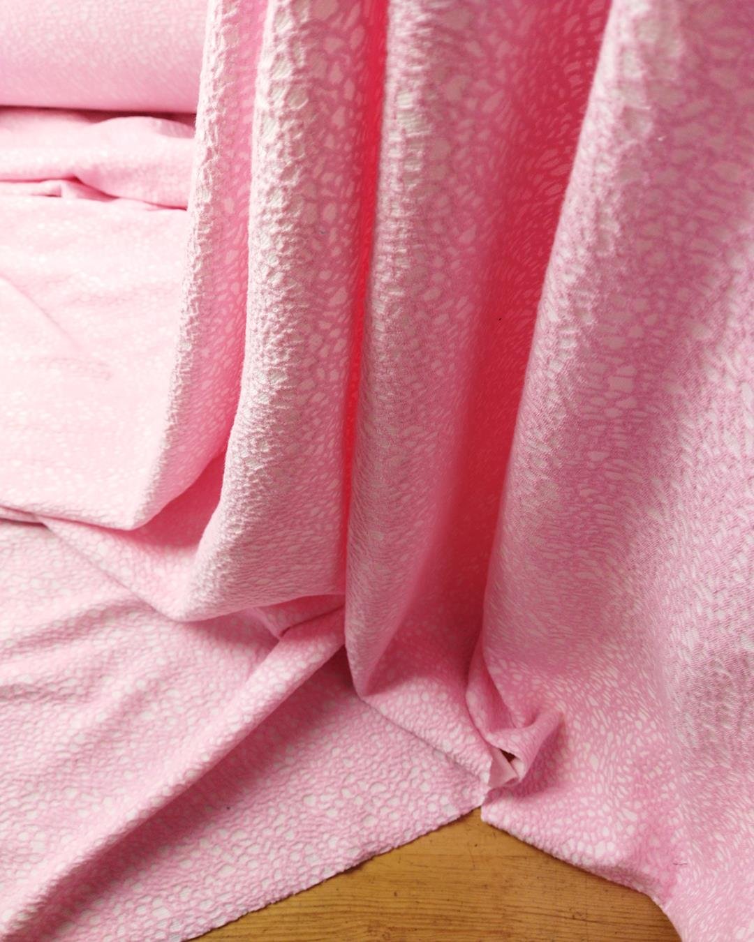 Beyaz Pembe Renklerde Kabartmalı Örme (En  150 cm x Boy  220 cm)