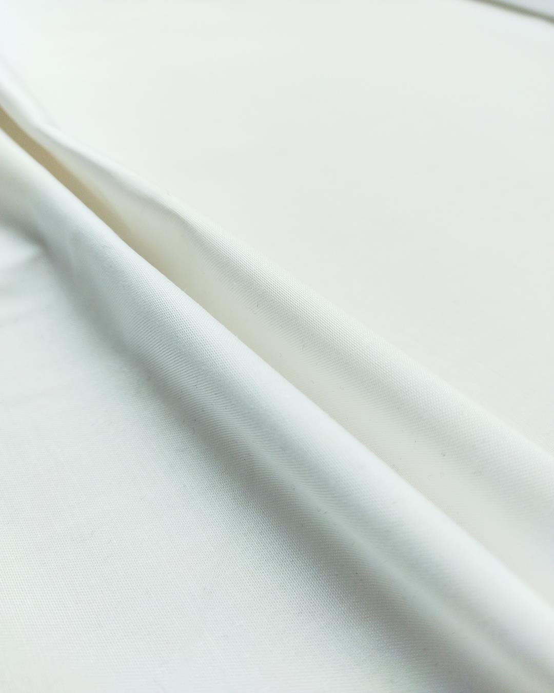 Beyaz Renkte Gabardin (En  150 cm x Boy  150 cm)