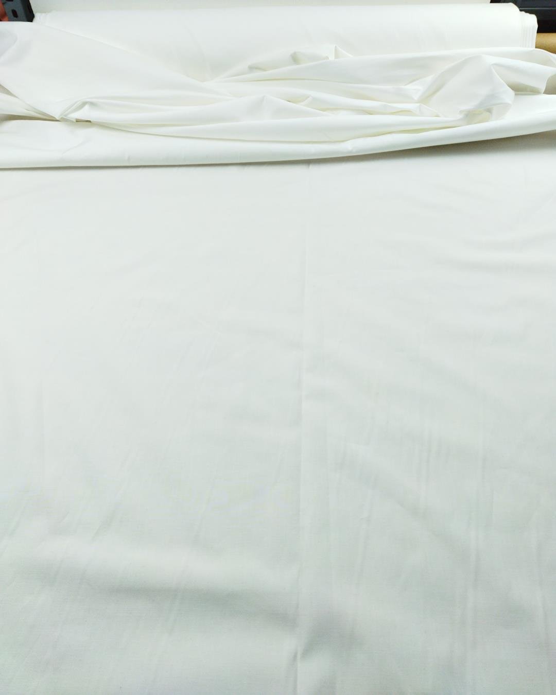 Beyaz Renkte Gabardin (En  150 cm x Boy  150 cm)