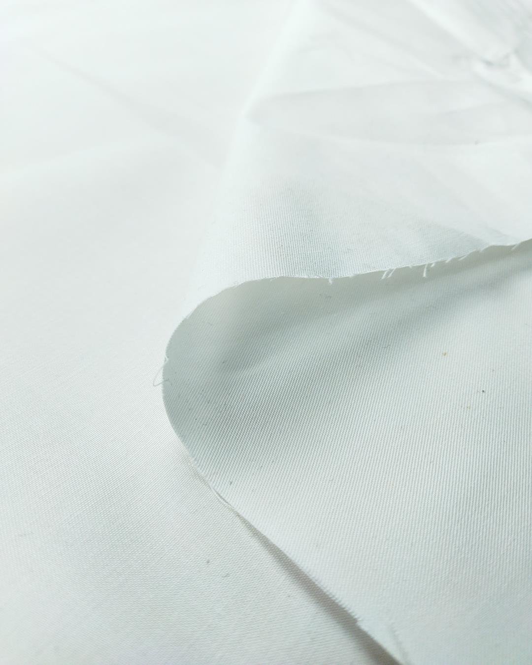 Beyaz Renkte Gabardin (En  150 cm x Boy  150 cm)