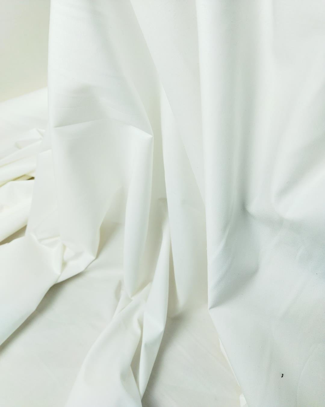 Beyaz Renkte Gabardin (En  150 cm x Boy  150 cm)