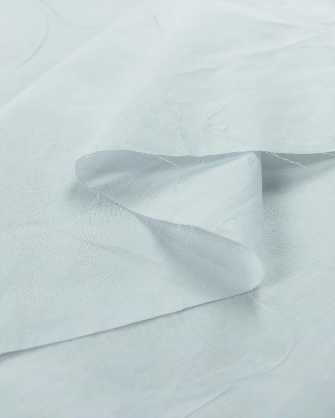 Beyaz Renkte Pamuk Poplin En: 130 cm