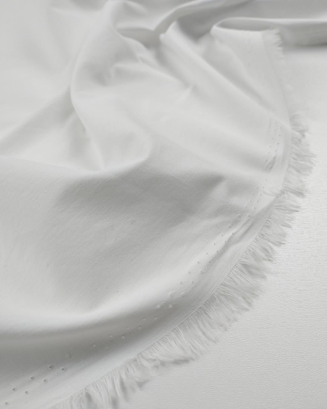 Beyaz Renkte Poplin DokumaEn: 140 cm