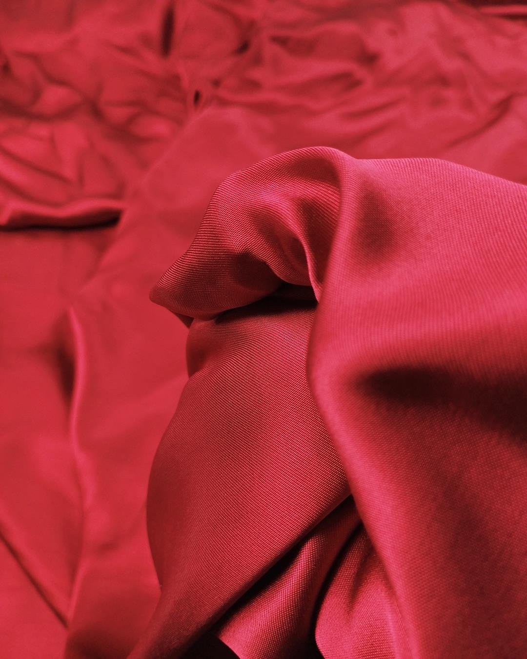 Bordo Renkte %63 Rayon %37 Viskon Saten (En  140 cm x Boy  200 cm)