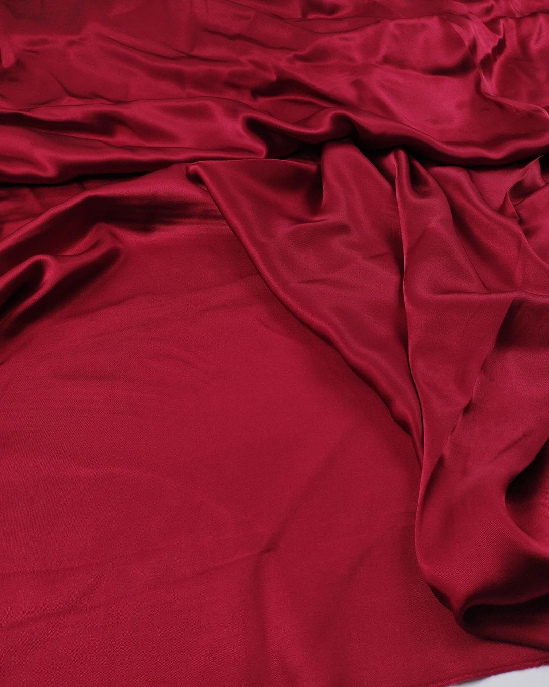 Bordo Renkte %63 Rayon %37 Viskon Saten (En  140 cm x Boy  200 cm)