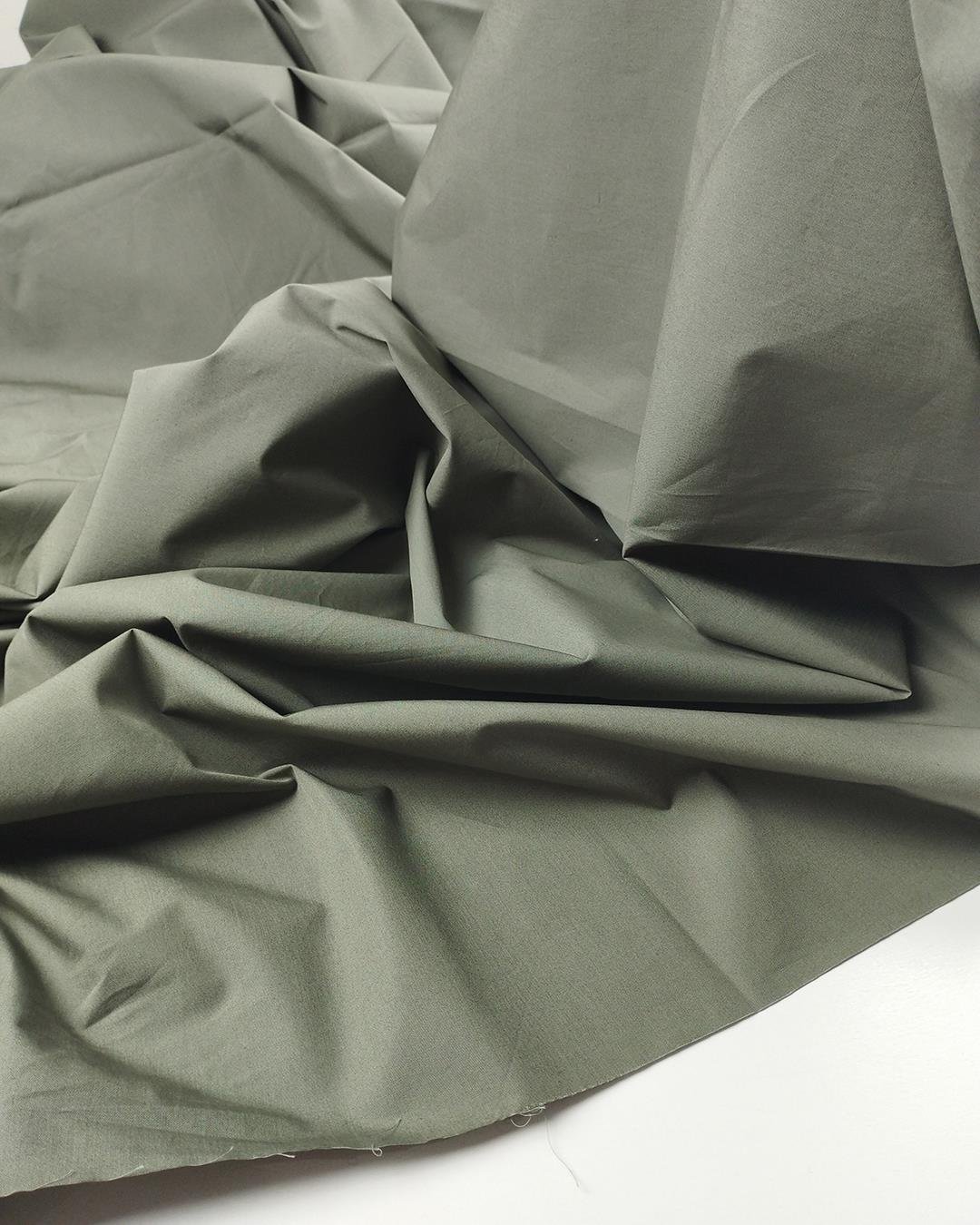 Çağla Yeşili Renkte İnce Gabardin (En  150 cm x Boy  205 cm)