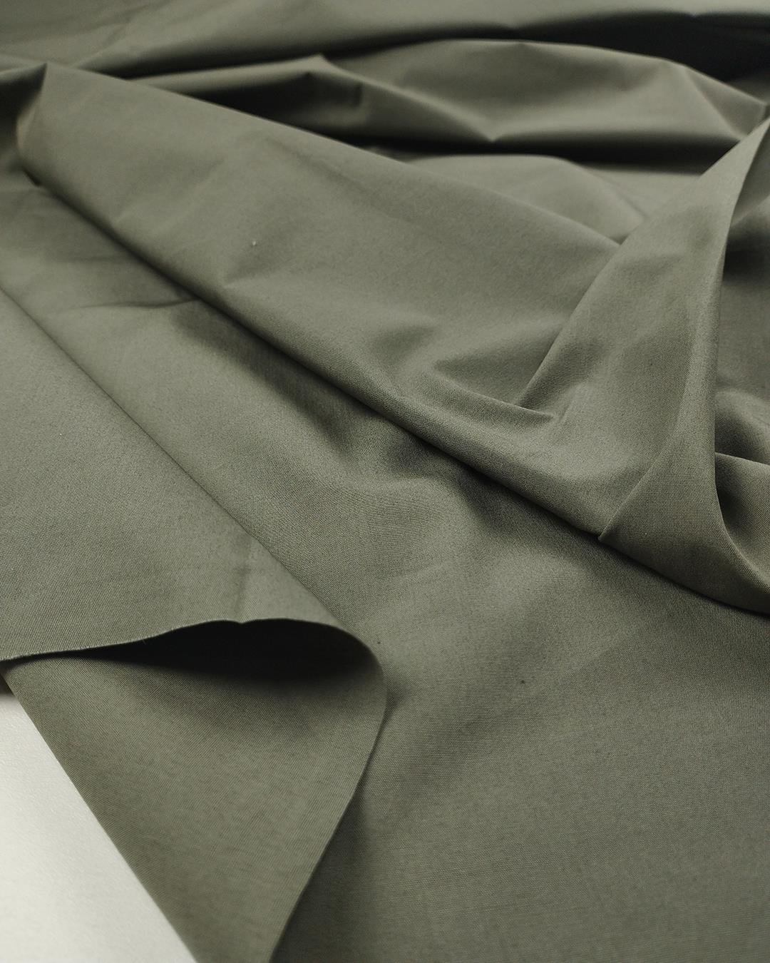 Çağla Yeşili Renkte İnce Gabardin (En  150 cm x Boy  205 cm)