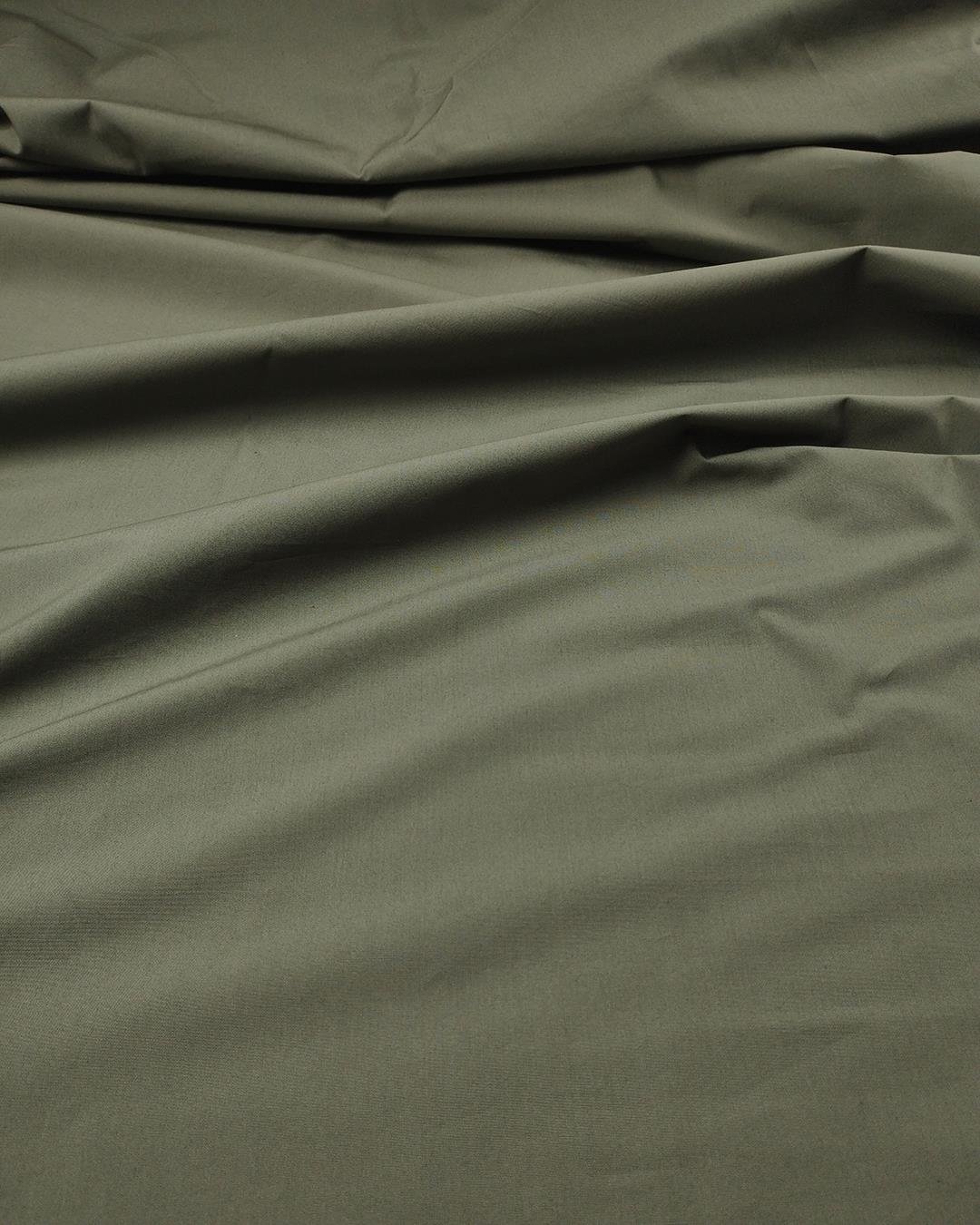 Çağla Yeşili Renkte İnce Gabardin (En  150 cm x Boy  205 cm)