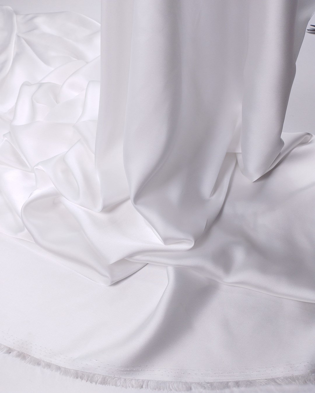 Beyaz Twill Saten Kumaş İnce Dökümlü Gömleklik & Elbiselik En: 145cm
